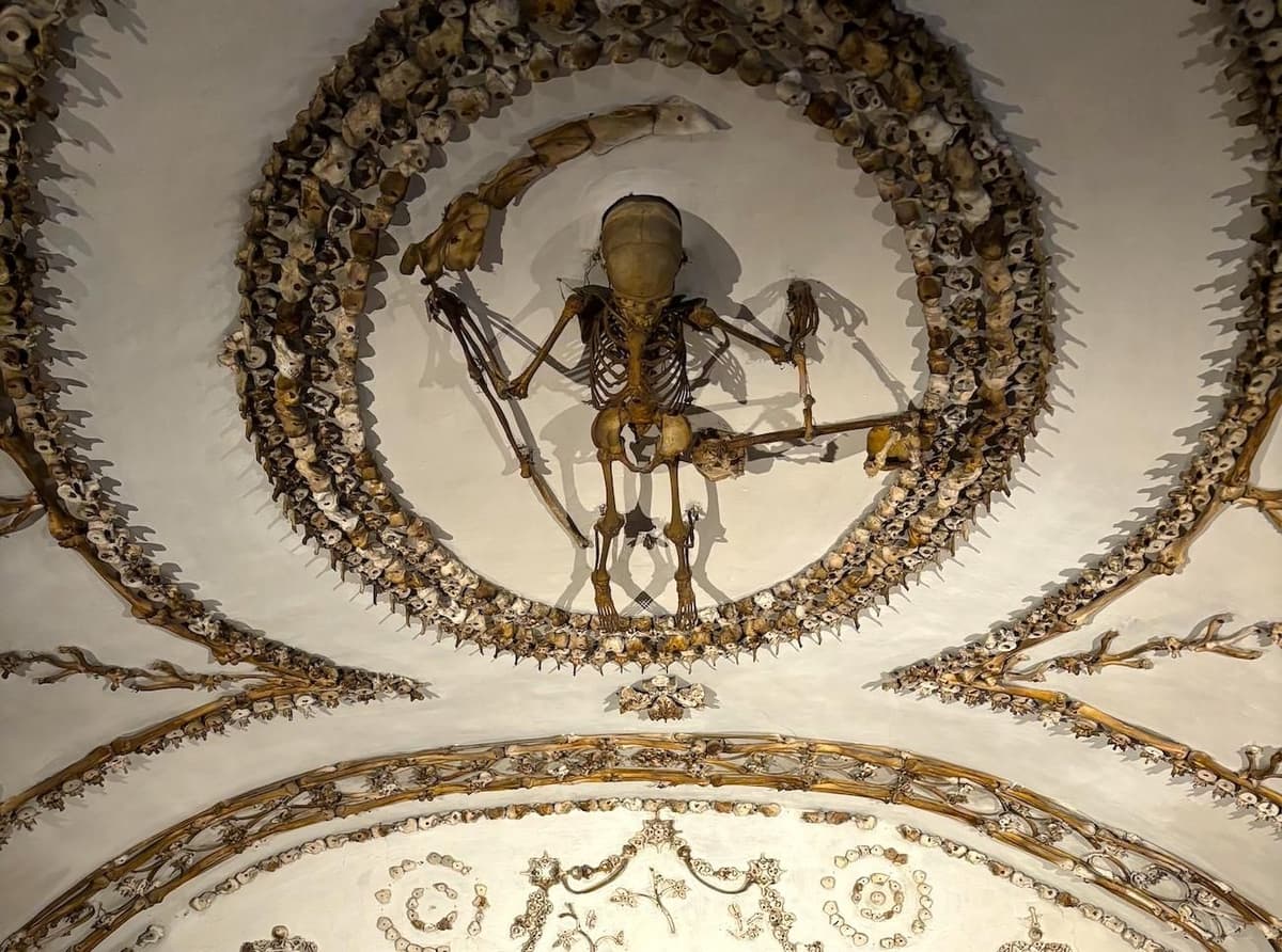 Rome: Capuchin Crypts Tour & Rome’s Dark Secrets