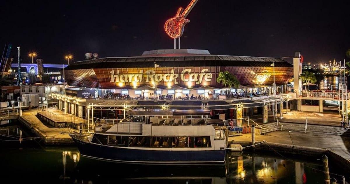 Comida en el Hard Rock Cafe Miami en Biscayne Marketplace