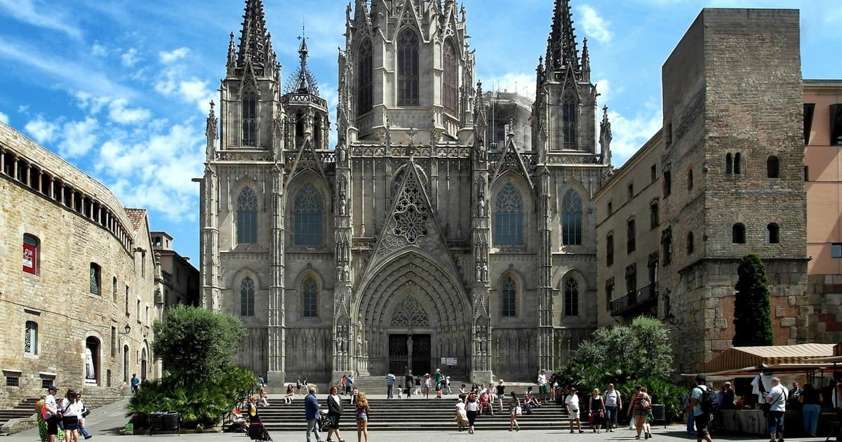 Barcelona: Gothic Quarter with Optional Tapas & Flamenco