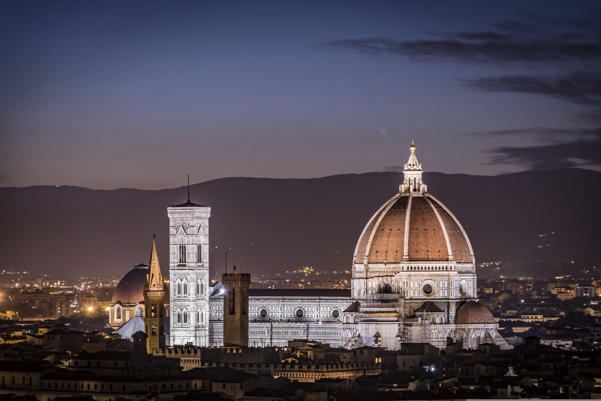 Florence Walking Tour for Women with Gelato and a Drink