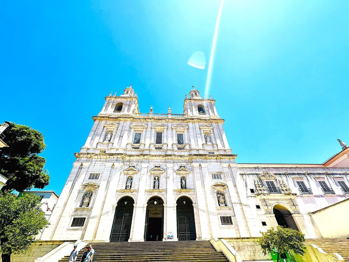 Lisbon: Historic City Tour by Tuk Tuk