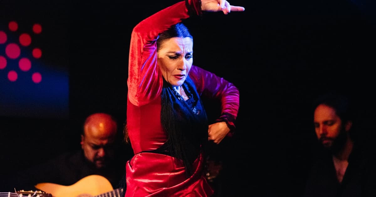 Sevilla: Tour a pie de tapas con espectáculo flamenco tradicional