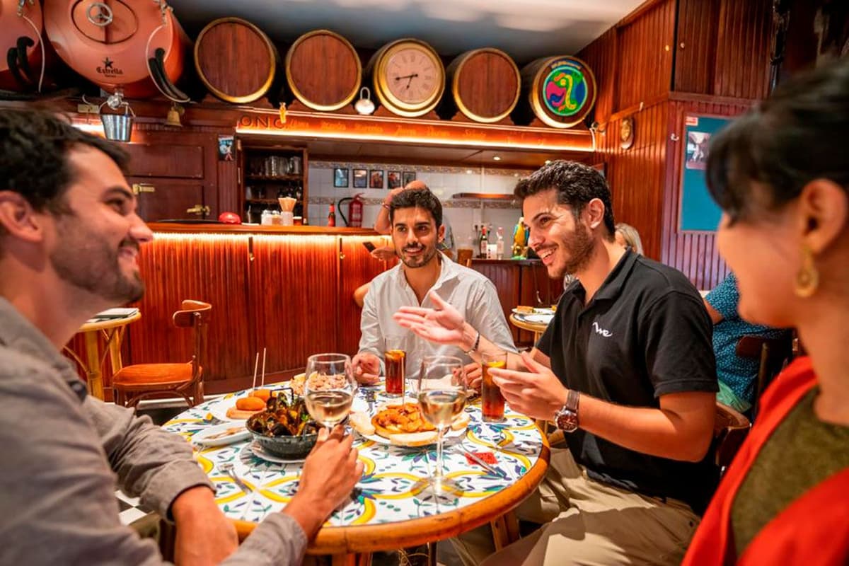Barcelona: Tapas & La Boqueria Market Private Tour