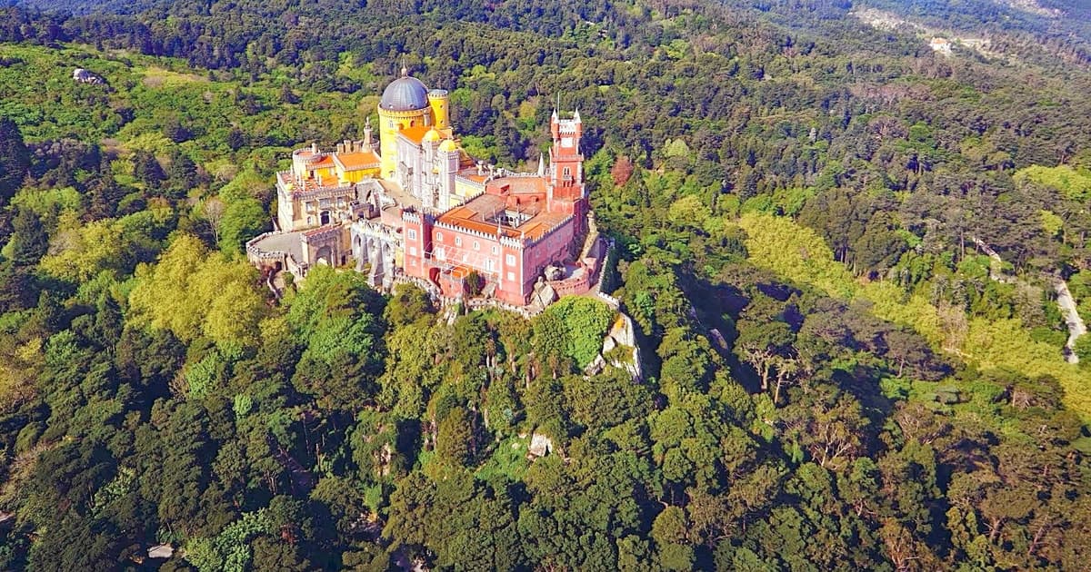 From Lisbon: Sintra Pena Palace Cascais 8-People Group Tour