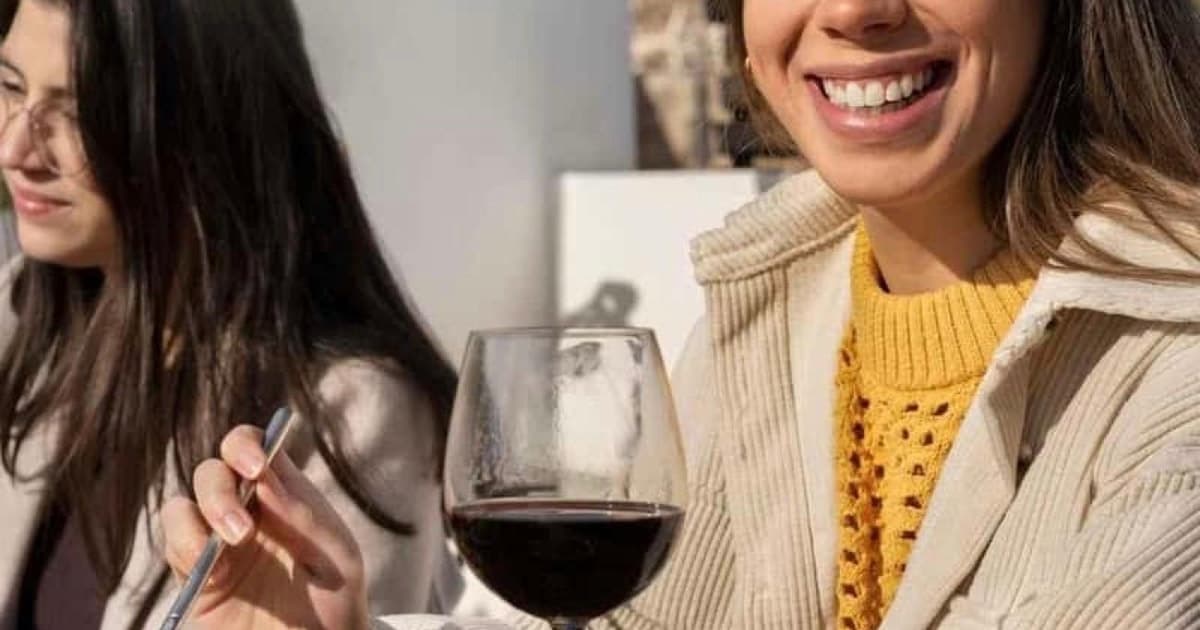 Oporto: tour guiado a pie con cata de vino y degustaciones