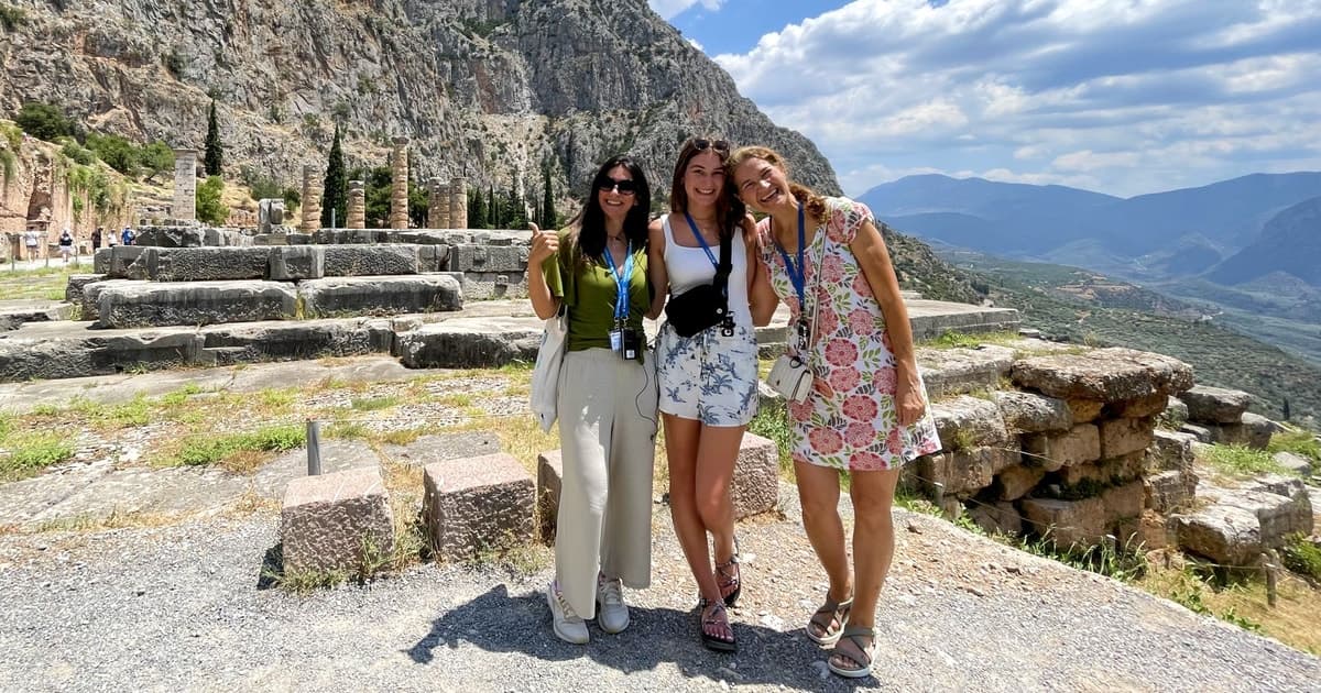 Athens: Delphi Oracle & Museum Tour with a Licensed Guide