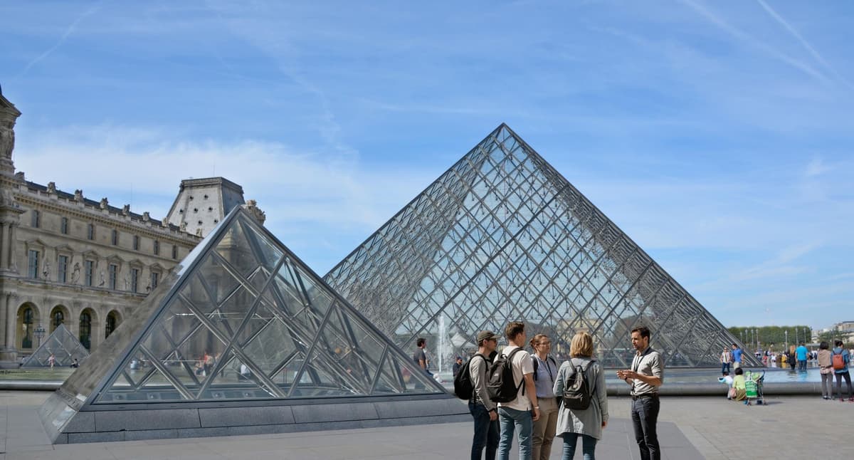 Paris Private Full Day Tour: Louvre & Sainte Chapelle Ticket
