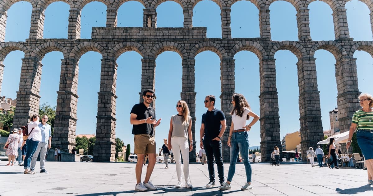 Desde Madrid: excursión guiada de 1 día a Segovia, Ávila y Toledo