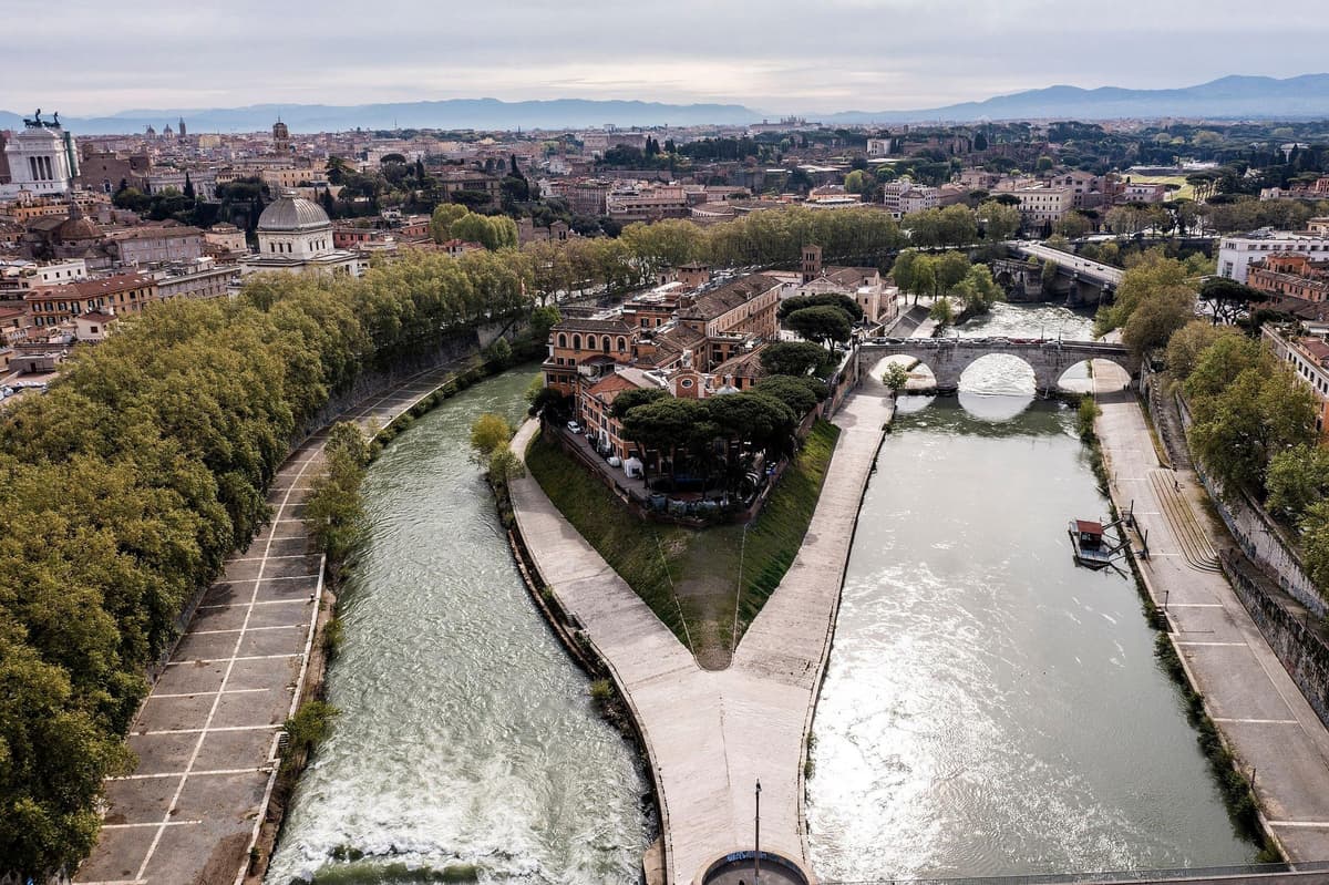 Rome: Discover Tiber Island and the Jewish Ghetto