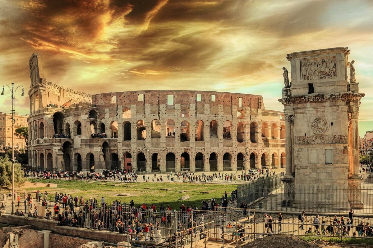 Visita al Coliseo al atardecer con entrada