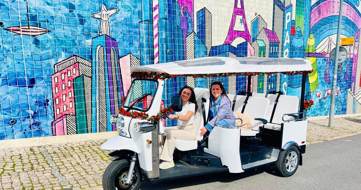 Lisbon: Private Sightseeing Tour by Tuk-Tuk