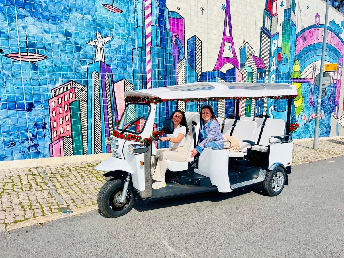 Lisbon: Private Sightseeing Tour by Tuk-Tuk
