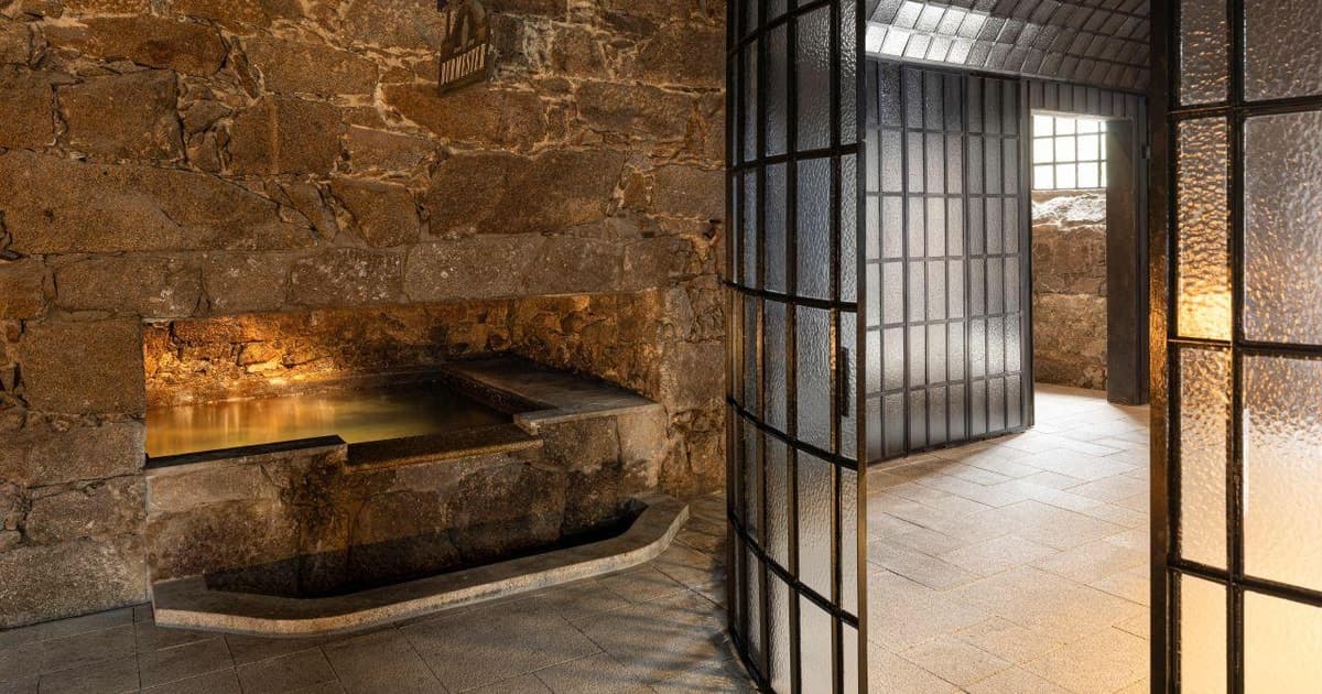 Porto: Burmester Cellar Tour with Tasting & Pairing Options