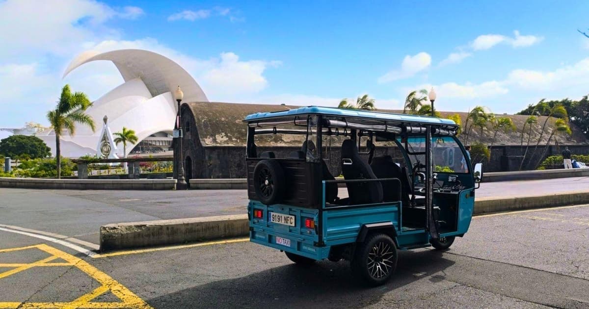 Santa Cruz de Tenerife: Tuktuk tour por la ciudad cultural y moderna (2hrs)
