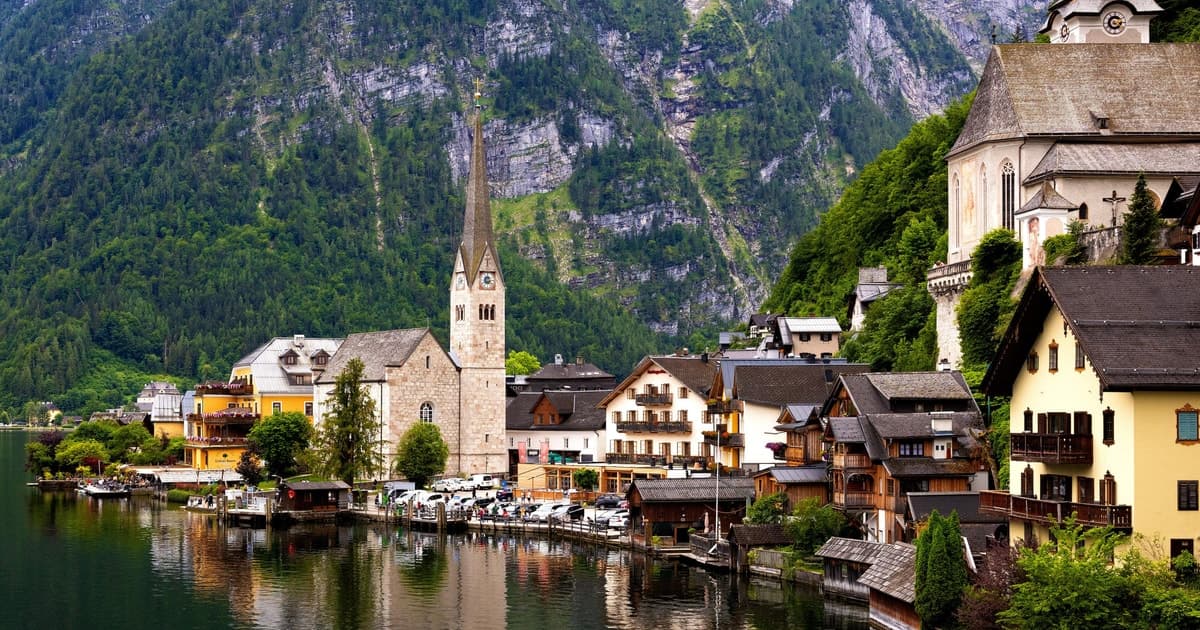 Vienna: Hallstatt Day Trip with Skywalk Viewing Platform