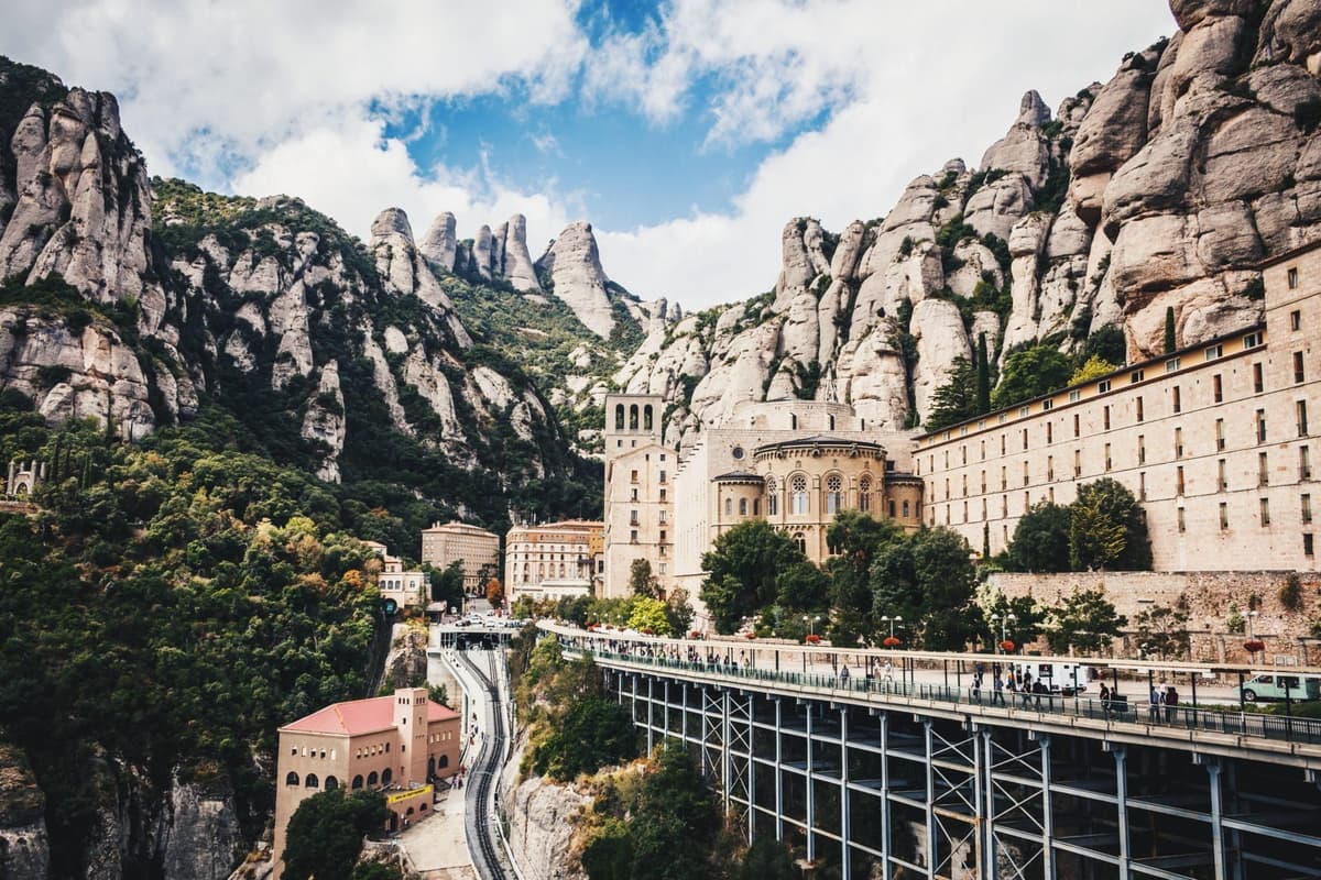 Barcelona: Montserrat Monastery Guided Tour