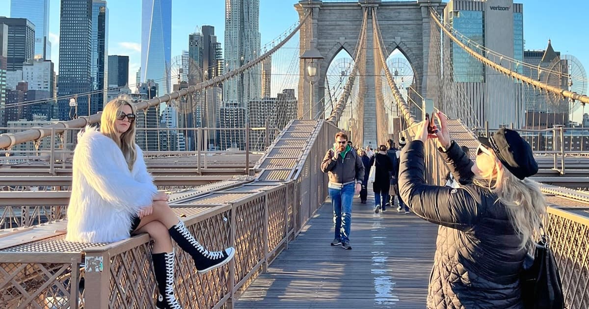 NYC: Brooklyn Bridge & Dumbo Walking Tour (Small Group)