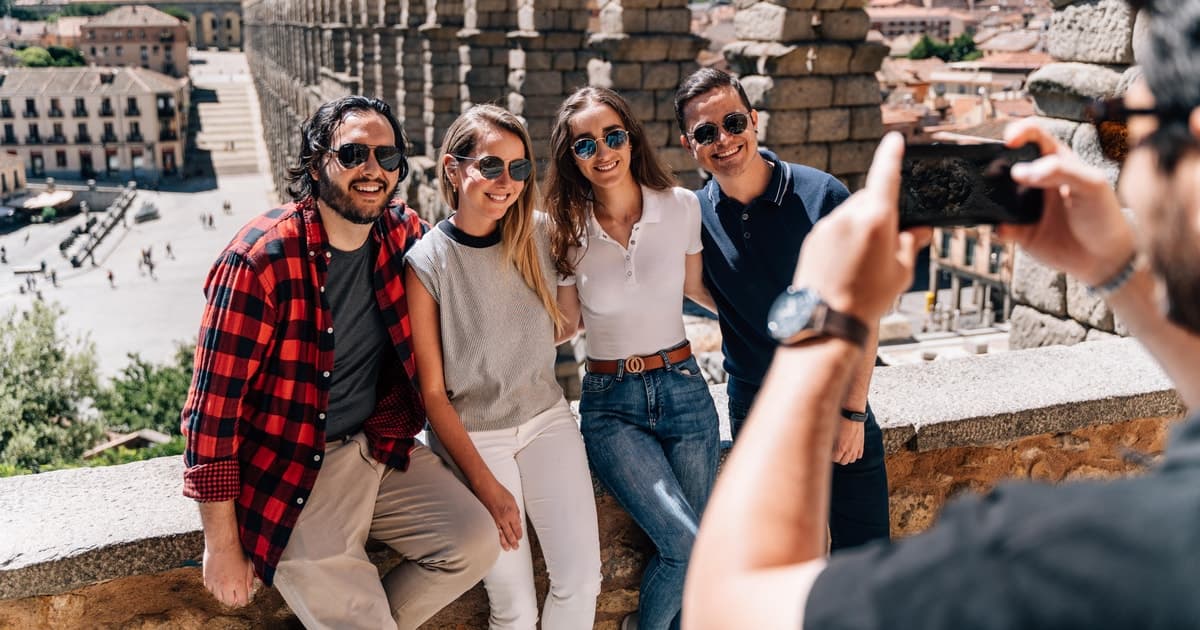 Visita guiada privada a Segovia y el Alcázar con AVE