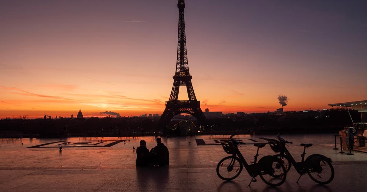 Paris before the crowds, bike tour & Breakfast