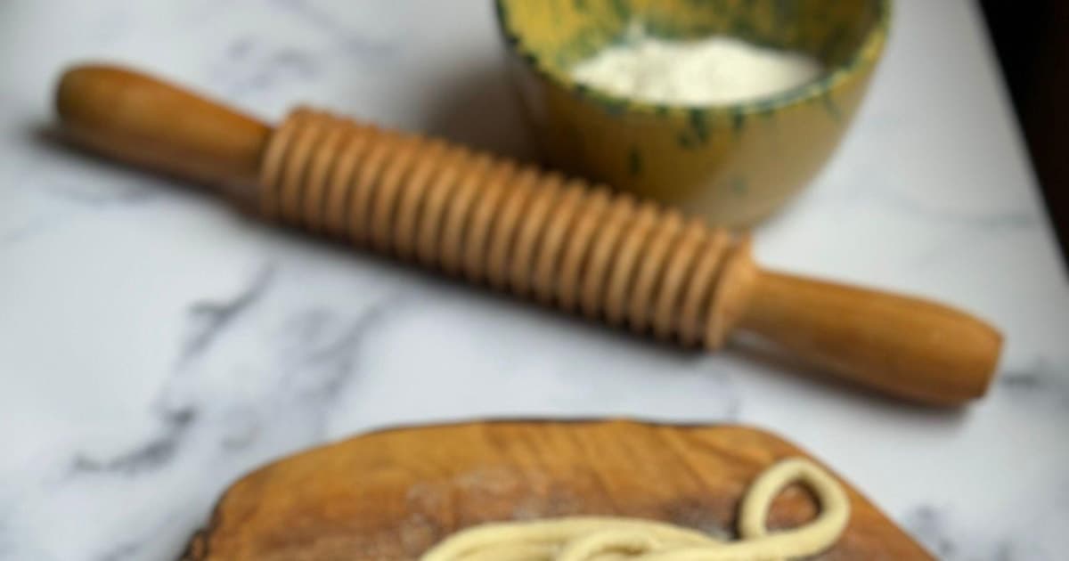 Florence: Pasta and Tiramisu Cooking Class with Chef Sara