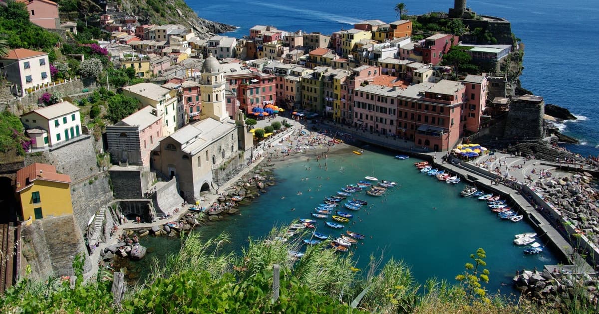 Florence: Cinque Terre Day Trip with Optional Hiking or Pisa