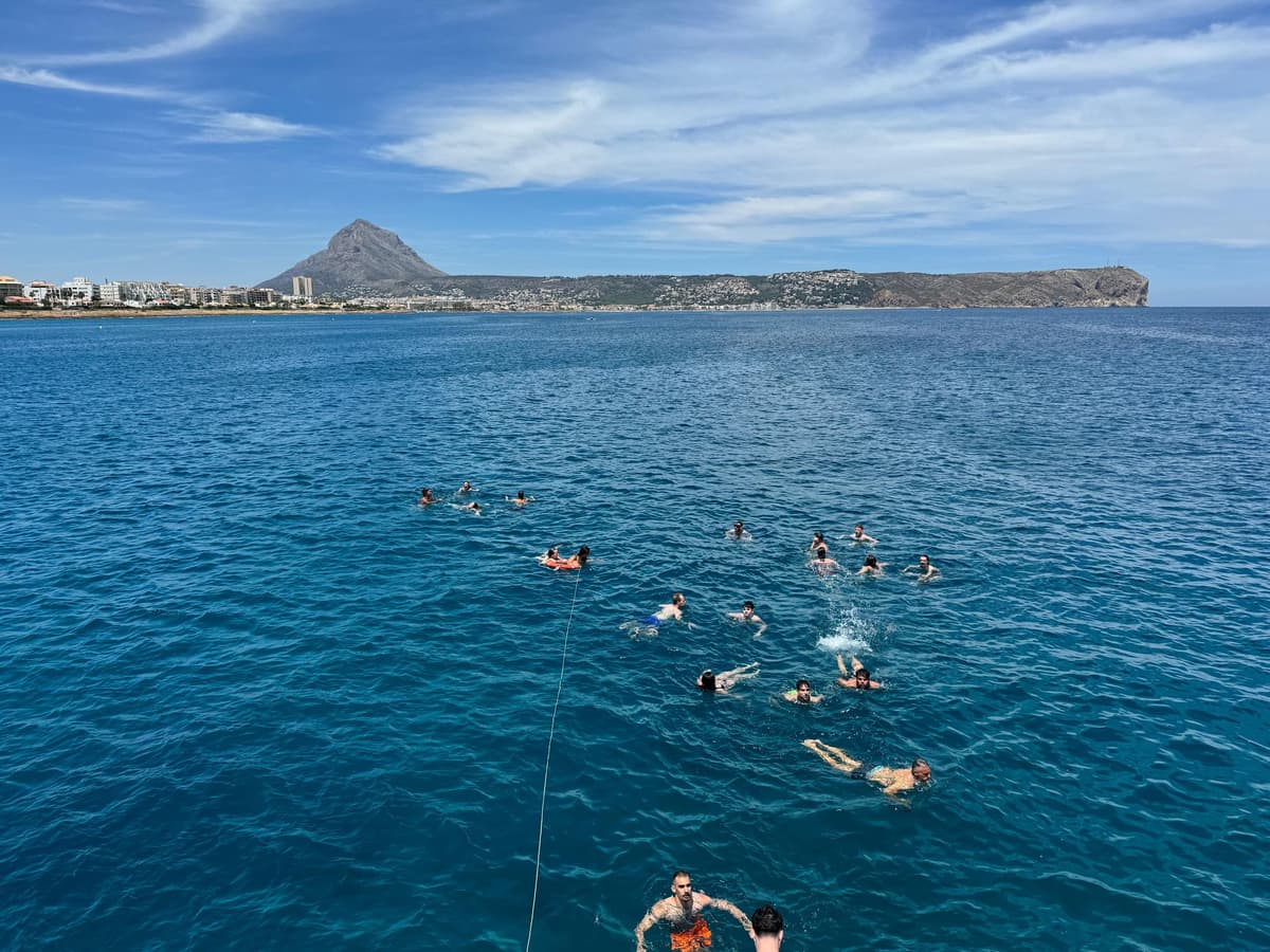 Denia: Excursión en barco por la Cova Tallada con almuerzo