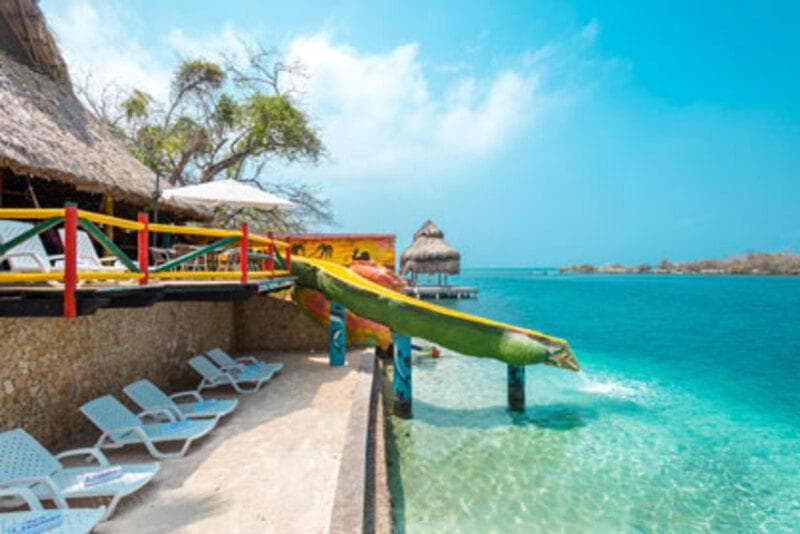 Cartagena: día completo en la isla Lizamar, ideal para familias