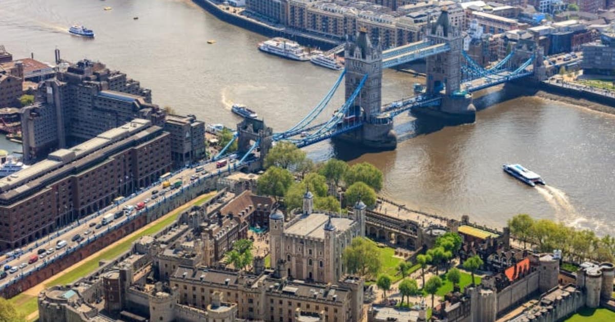 London: South Bank Walking Tour & Enter The Tower of London