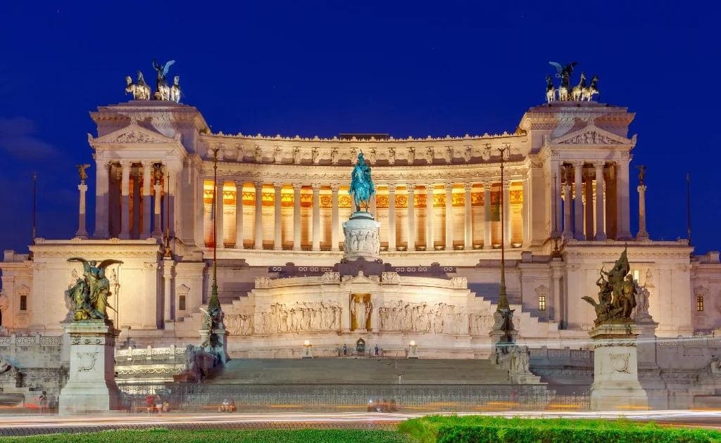 Rome: Nighttime Tuk-Tuk Tour with Driver
