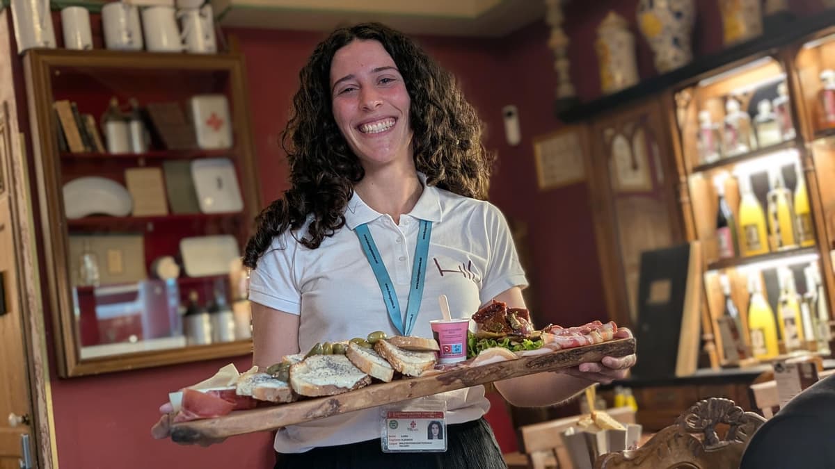 Florence: Street Food Walking Tour with Wine