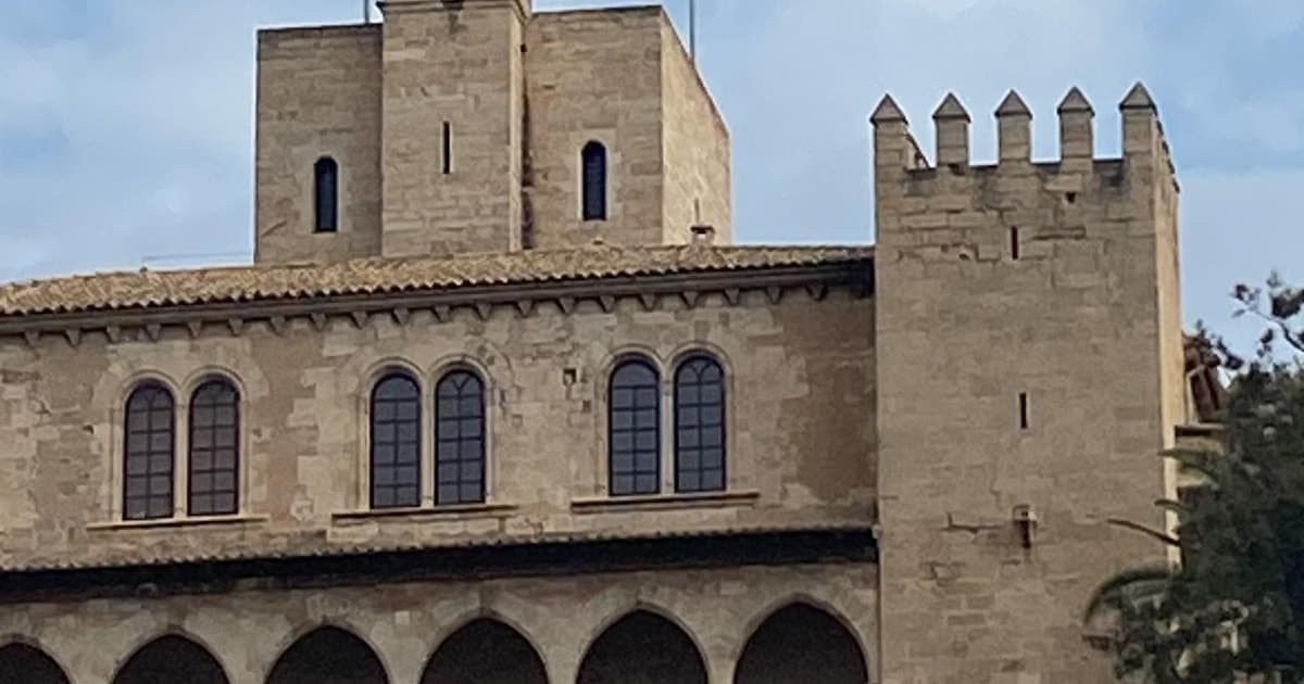 Tour por el casco antiguo y visita a una casa noble en Palma de Mallorca