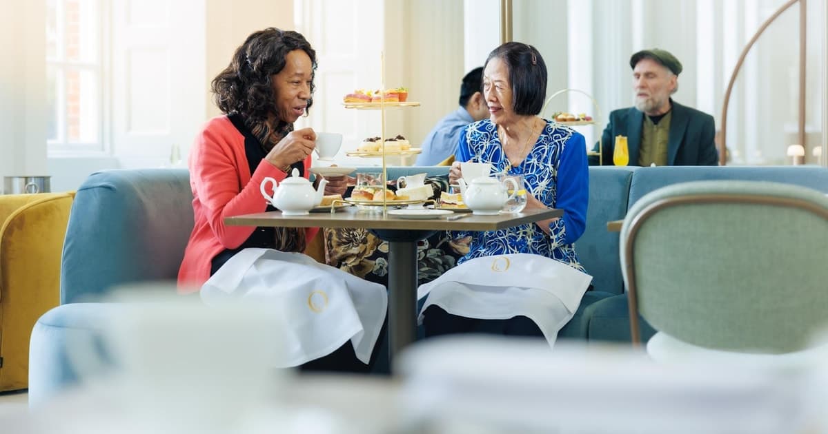 London: Kensington Palace Tour, Guard Change & Afternoon Tea