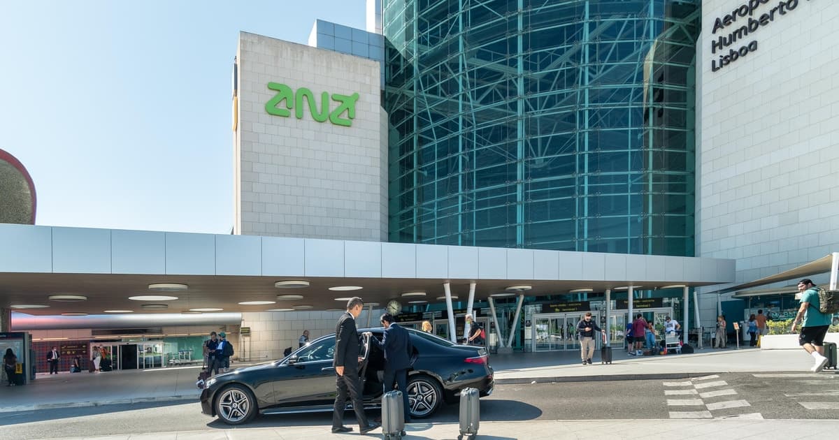 Private Transfer: Lisbon Airport To/From Sintra