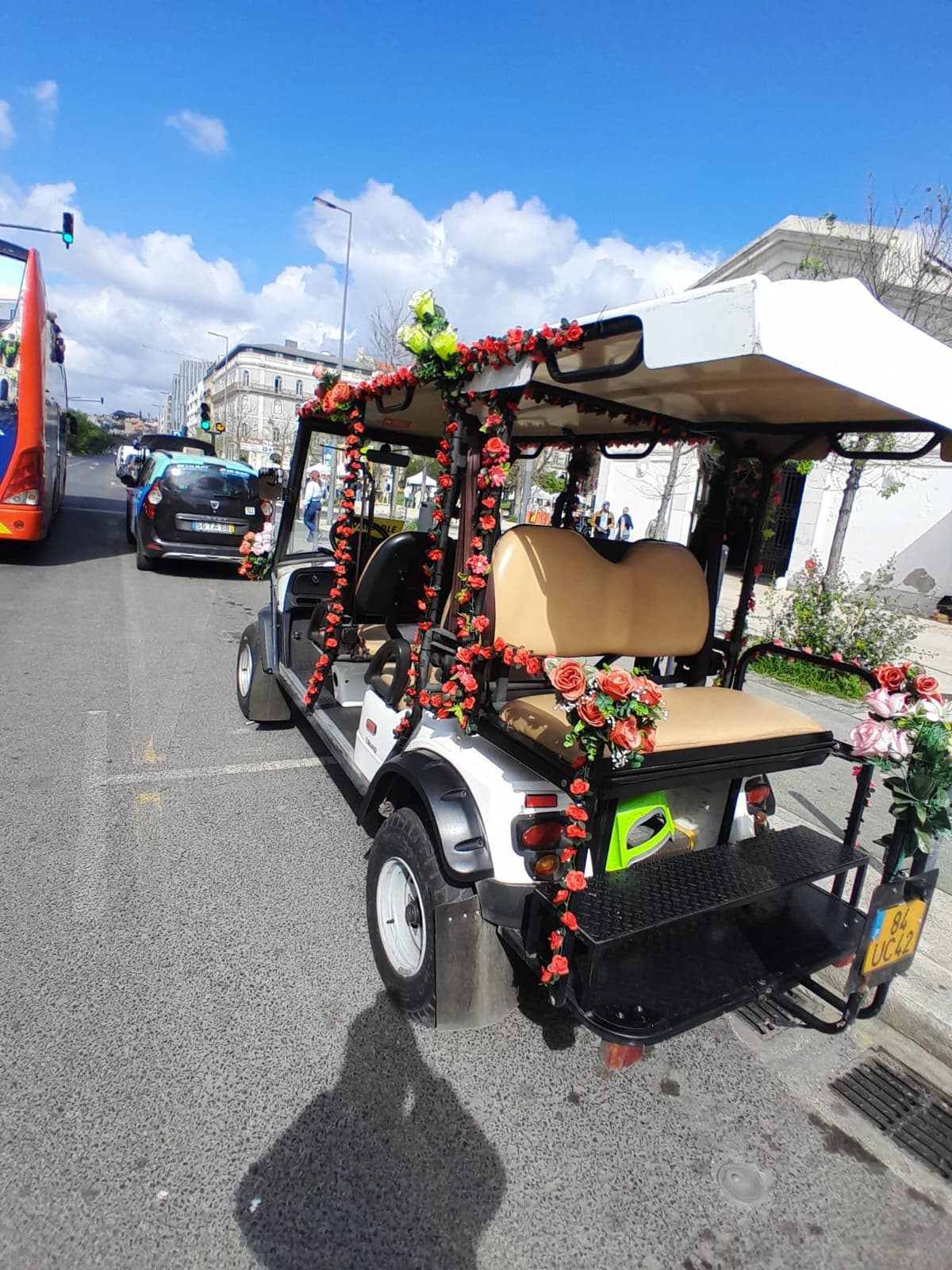 Lisbon: Private City Tour by Eco-friendly Tuk Tuk