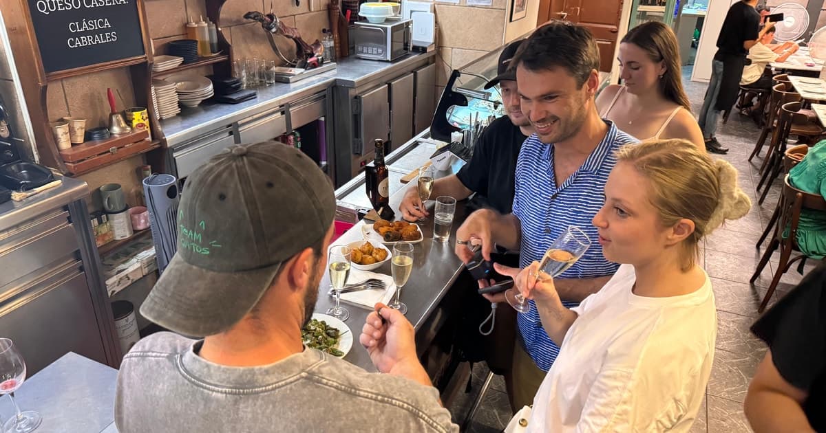 Barcelona: tour privado de tapas en francés, el Raval y Sant Antoni