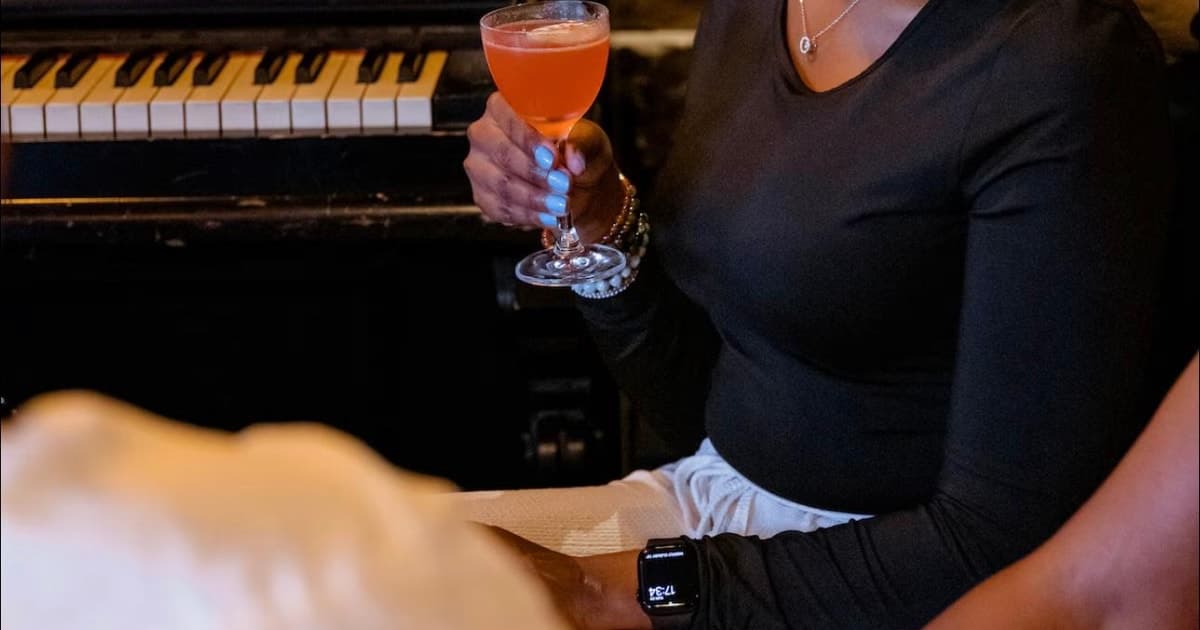 Sip your way through Paris Night life