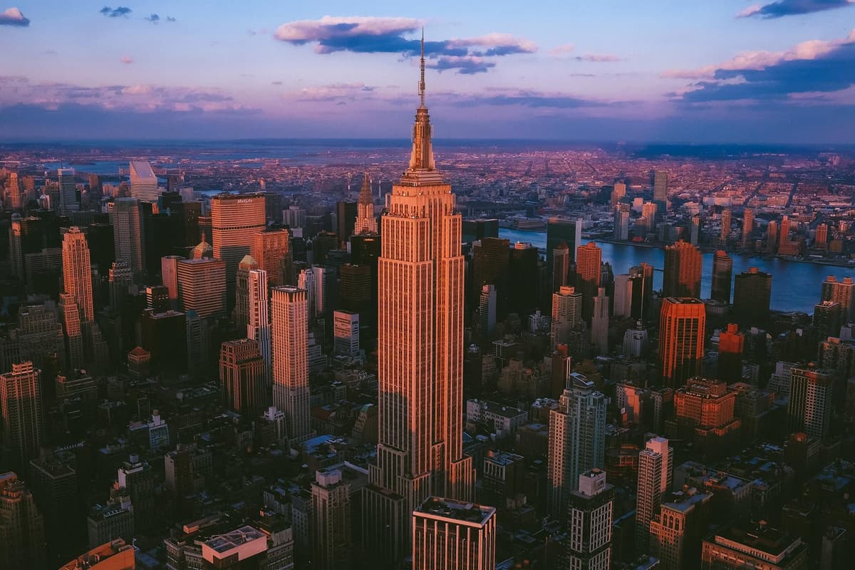 Easy Access – Empire State Building & NYC Harry Potter Shop