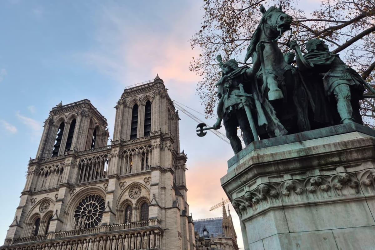Private Tour of Notre-Dame with Certified Guide