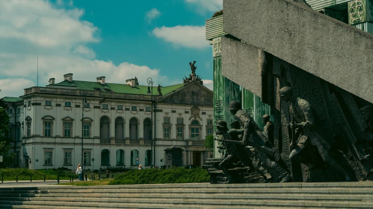 Varsovia: tour a pie privado guiado sobre el Levantamiento de Varsovia en la Segunda Guerra Mundial