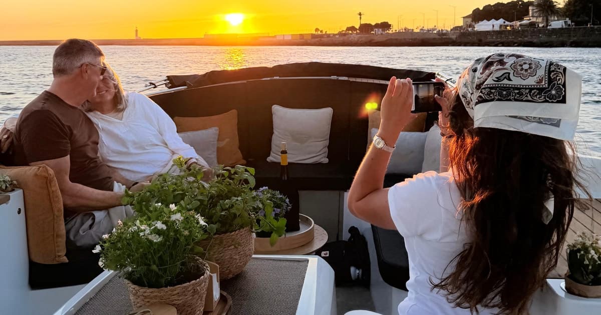 Oporto: paseo en barco al atardecer, cata de aceite de oliva y tónico con oporto rosado