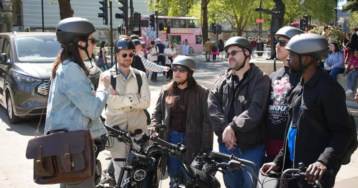 London E-Bike Tour with Real Artefacts - Royal London Tour