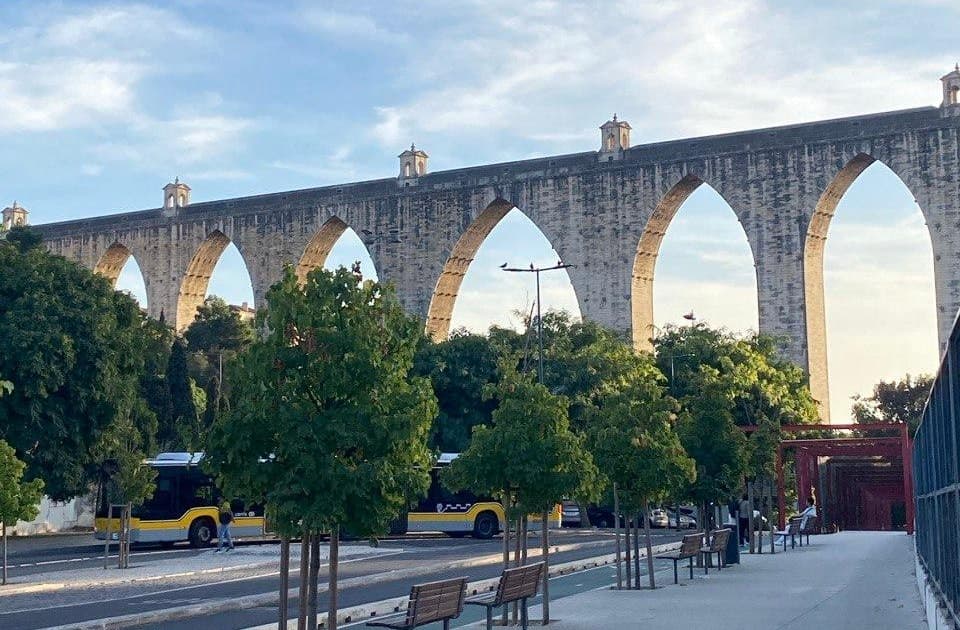 Lisbon: Exclusive Lisbon’s Aqueduct Tour with Port Wine