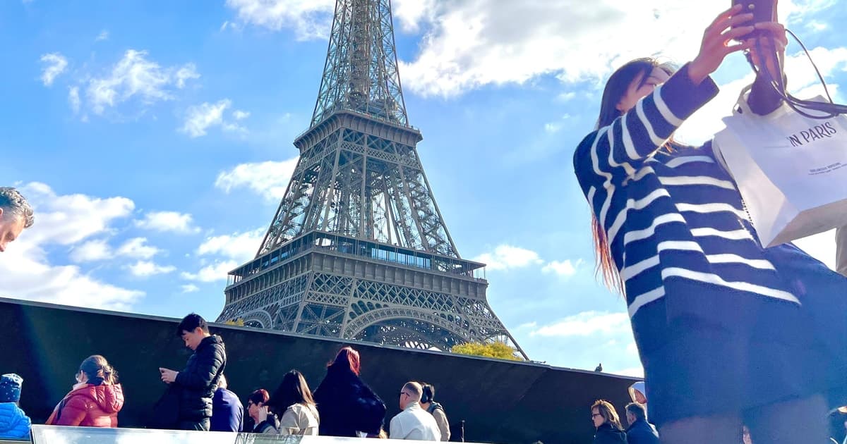 París: paseo en barco por el Sena con macaron parisino