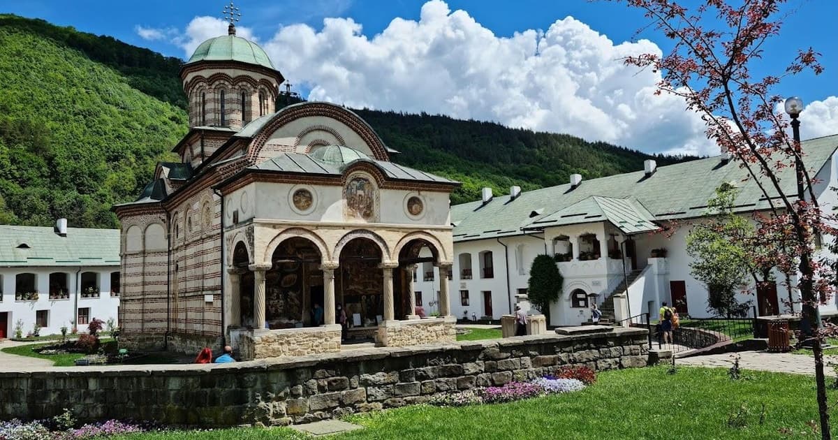 Bucarest: Tour de 8 días por Transilvania y los monasterios de Moldavia