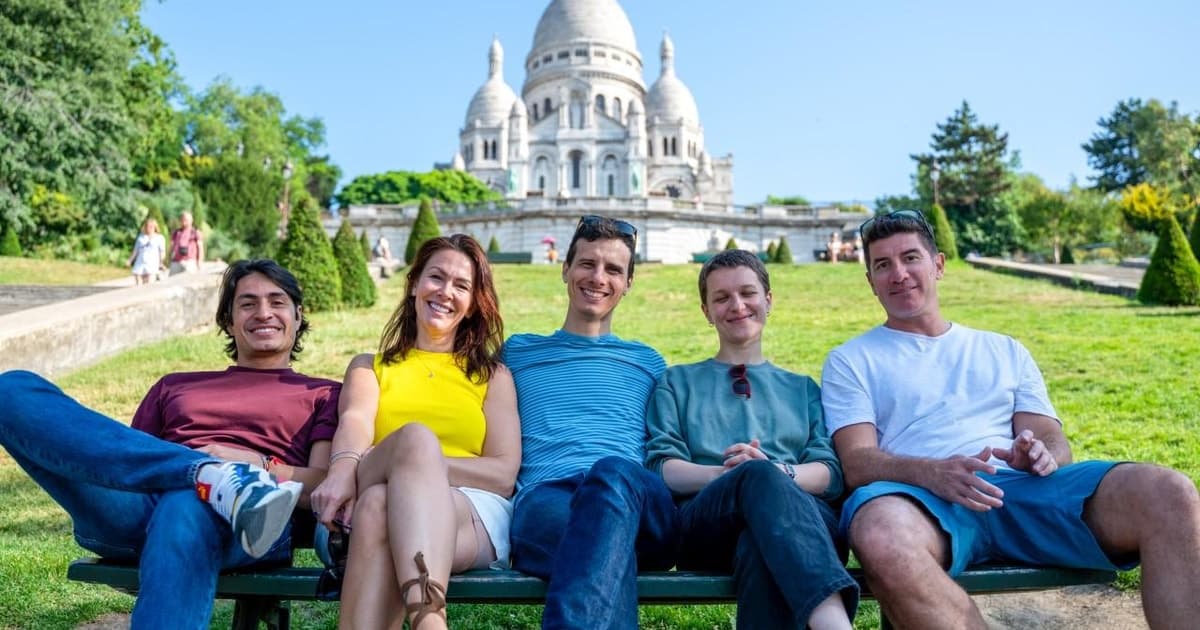 Semi-Private Paris in a Day: Louvre, Montmartre & Notre Dame
