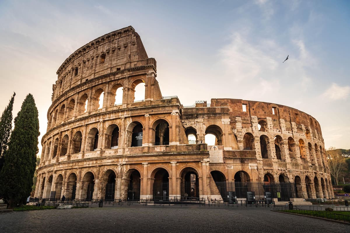 Coliseo: visita guiada a los subterráneos, la arena, el Foro Romano y el Palatino
