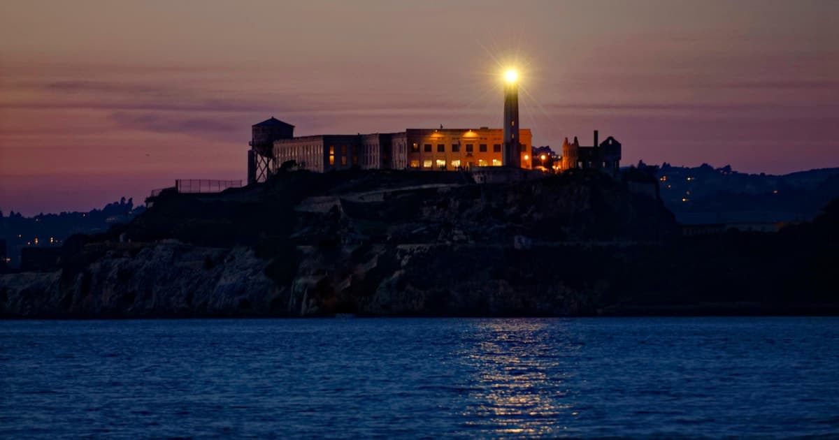 San Francisco: Tour nocturno de Muir Woods, Sausalito y Alcatraz