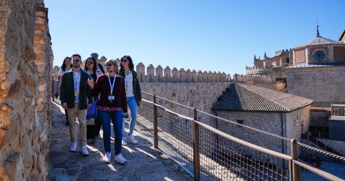 Desde Madrid: Excursión de un Día a Ávila y Segovia con Entradas a Monumentos