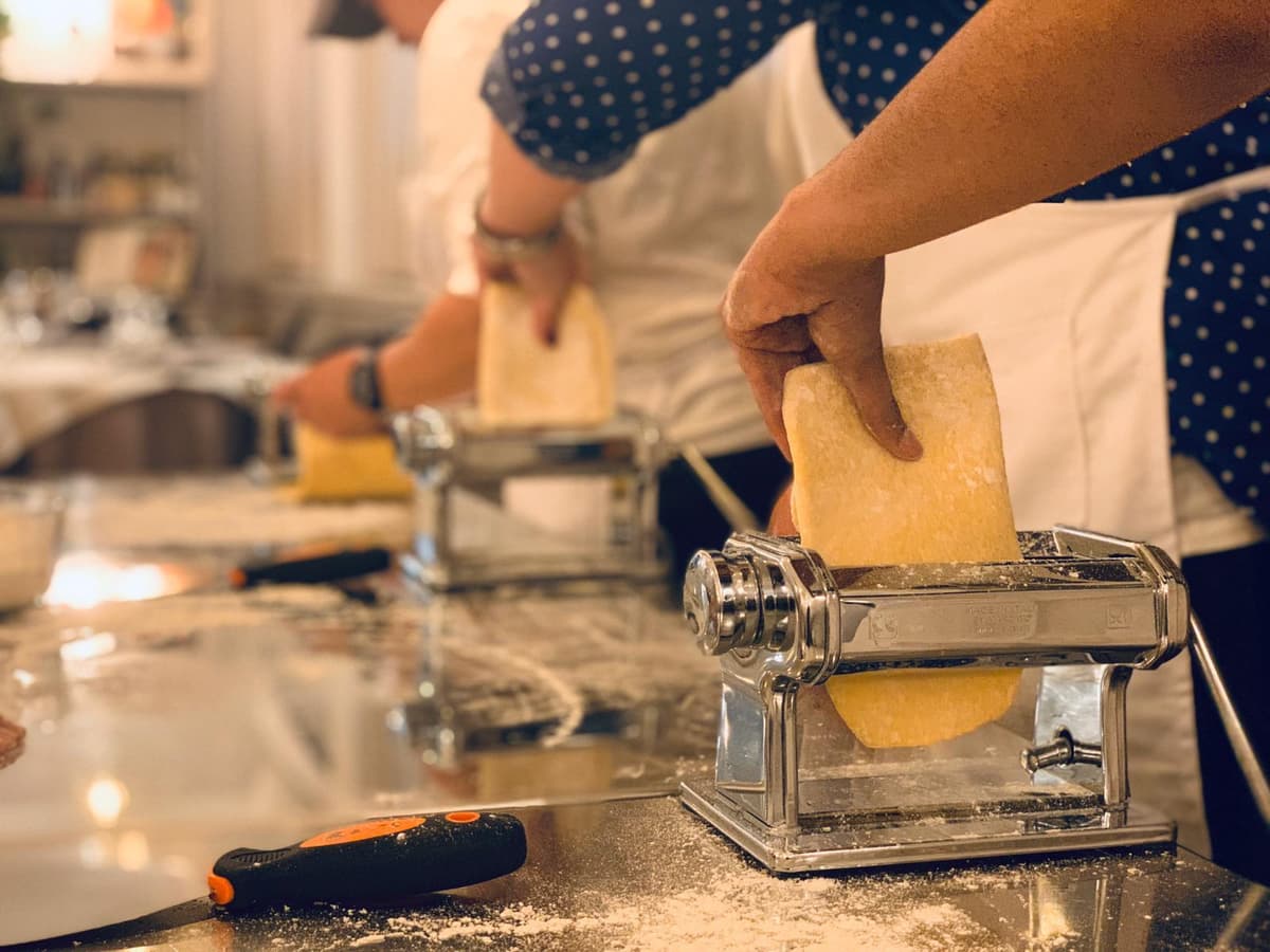 Florence: Pasta & Tiramisu Cooking Class with Unlimited Wine