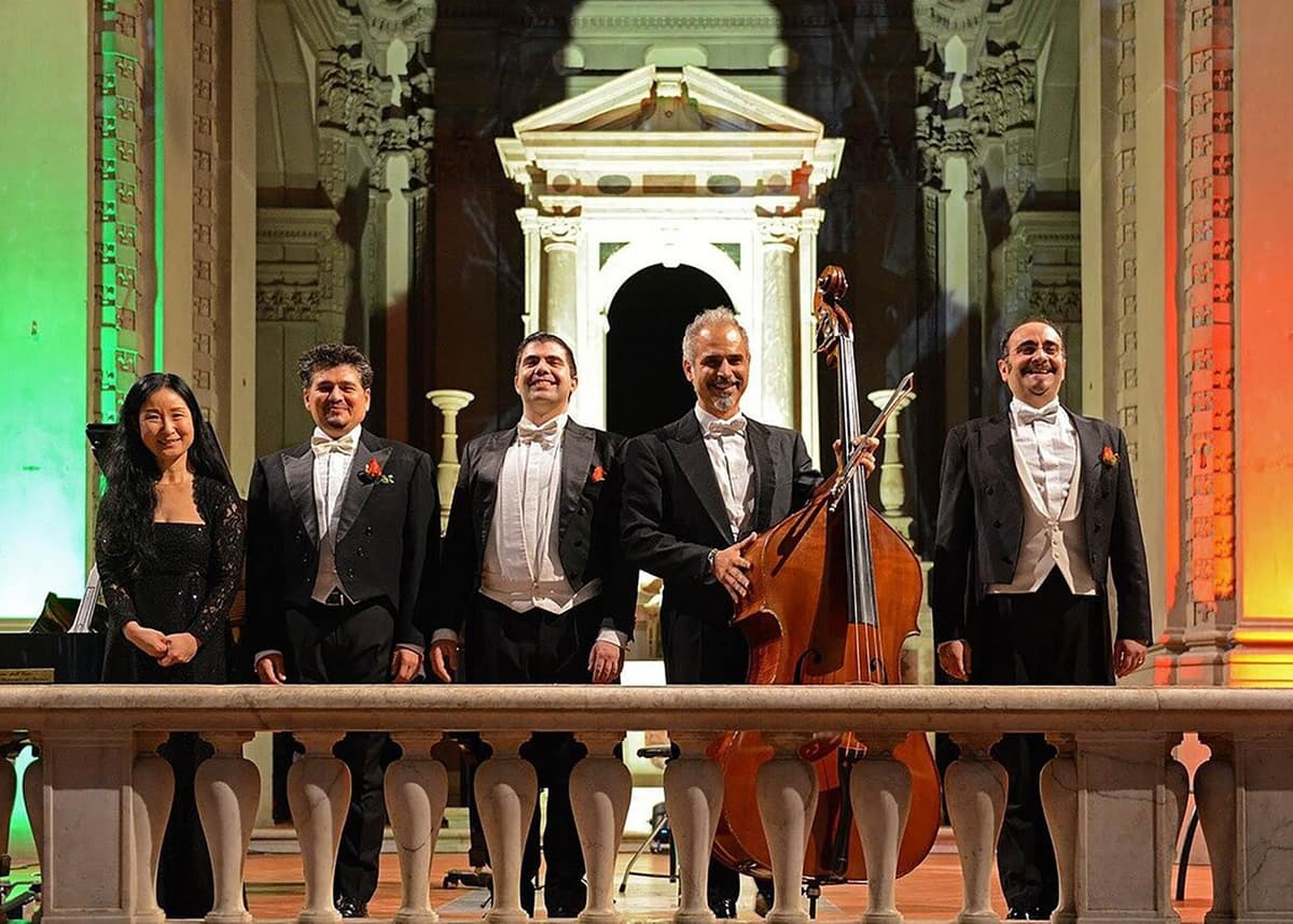 Florence: Piazza Signoria, Dinner, and the Three Tenors